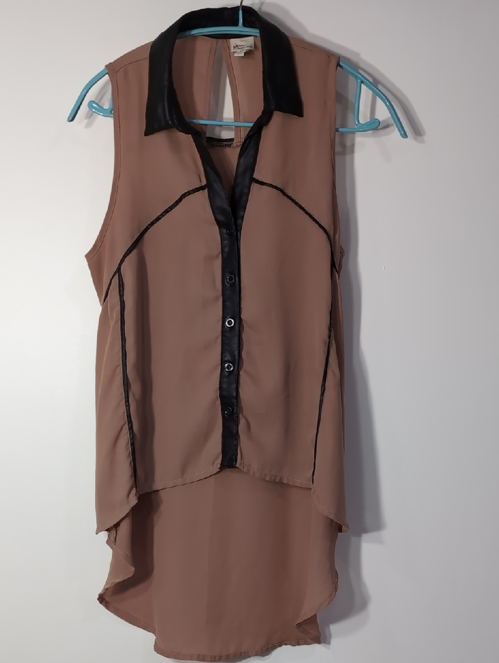 Cover Stitched Sleeveless Taupe Hi-Low Blouse with Black Trim Size S